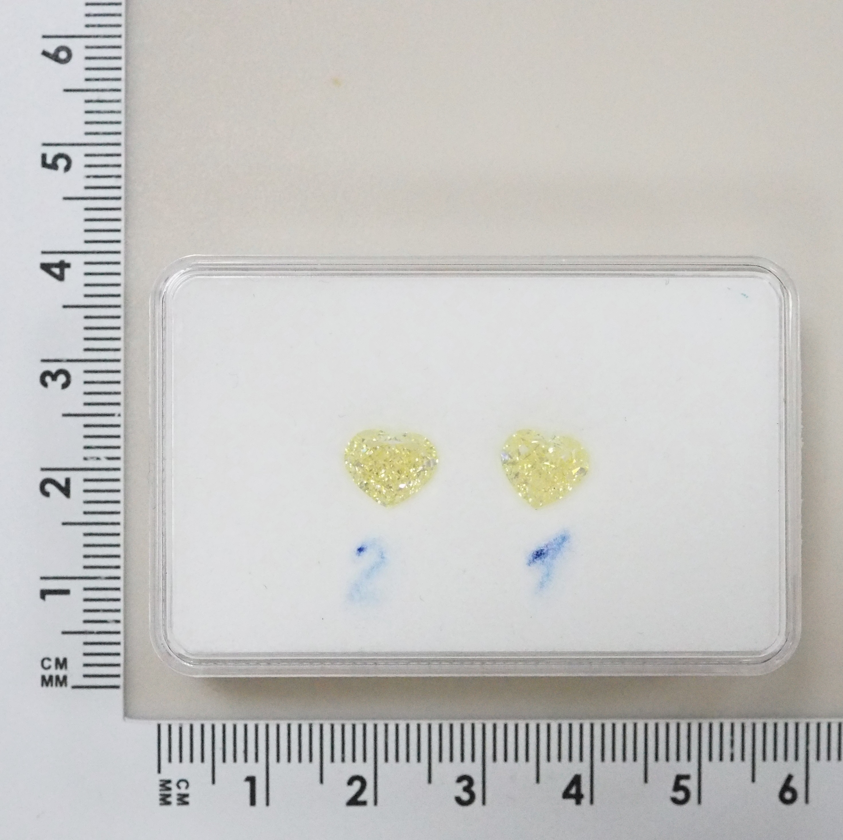 Бриллиант полированный сердце (6,82*8,18*4,58мм) 2,1ct